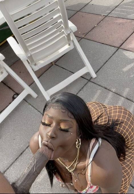 Facetime fun 💋Available For Hookup💦Hot Sexy 👅And Ready for incall or out call🚘car call🚗 Available 24/7🦋 I sell Videos - Image 3